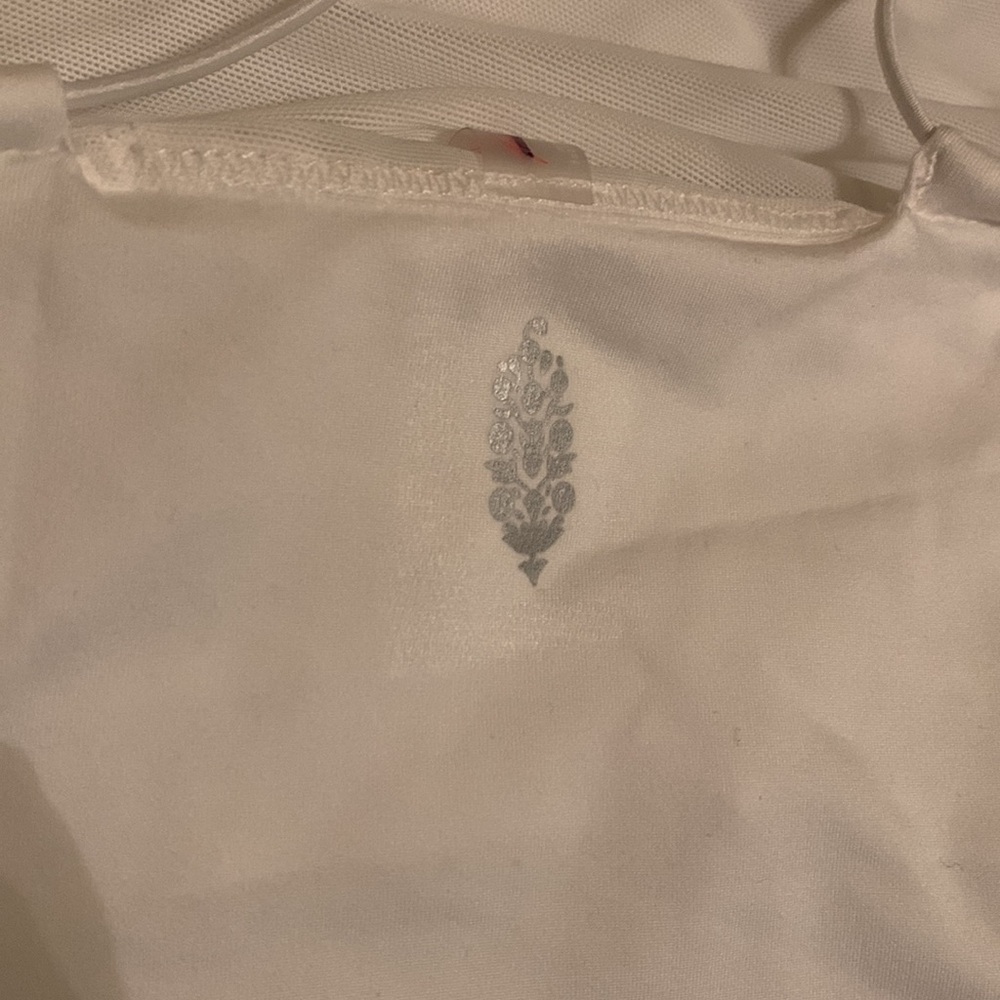 Free People Movement Find Your Flow One Shoulder Cami White NWOT - Picture 6 of 8